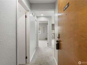 21925 7th Avenue S 101, Des Moines WA 98198