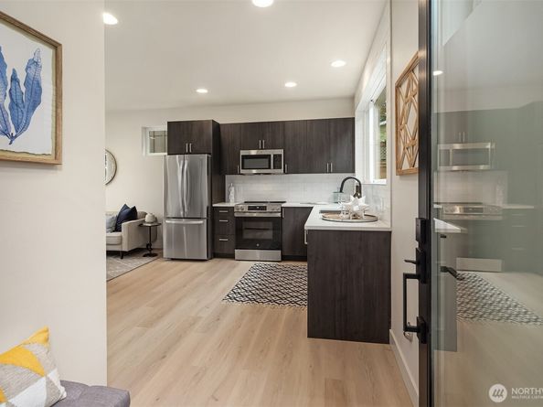 8823 Ashworth Avenue N B, Seattle WA 98103