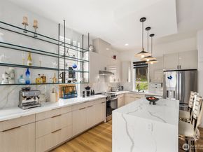 8455 24th Avenue SW A, Seattle WA 98106