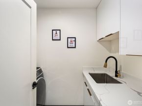 8455 24th Avenue SW A, Seattle WA 98106