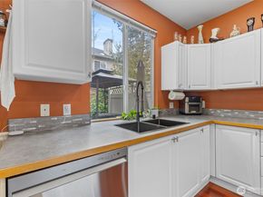 22727 43rd Avenue S 111, Kent WA 98032