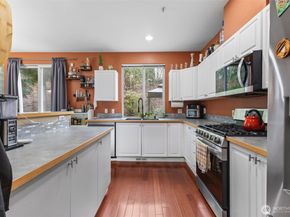 22727 43rd Avenue S 111, Kent WA 98032