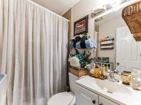 408  Lanola Court , Fort Worth Texas 76103