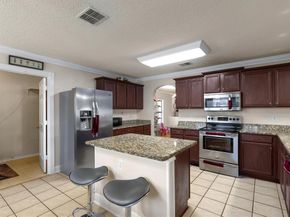 211  Menlo Park Drive , Arlington Texas 76002