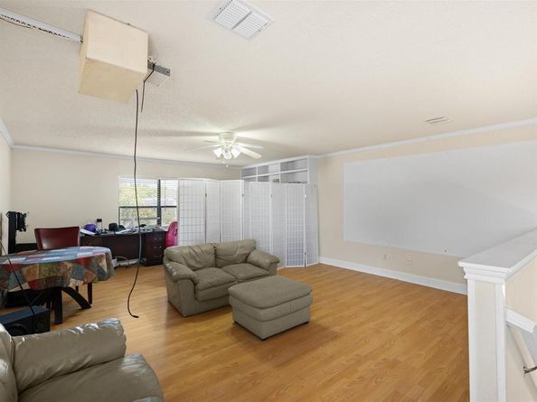 211  Menlo Park Drive , Arlington Texas 76002