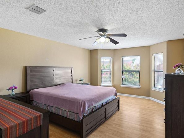 211  Menlo Park Drive , Arlington Texas 76002