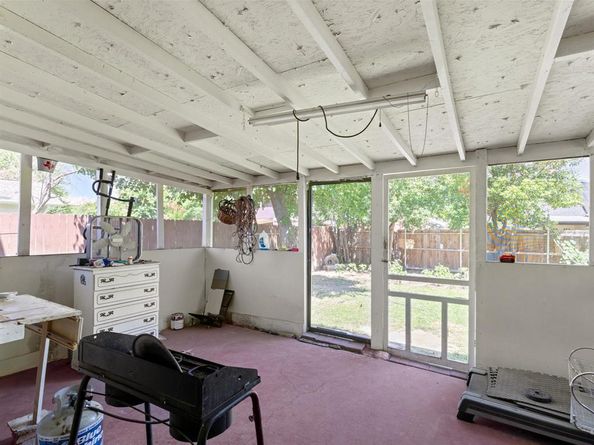 211  Menlo Park Drive , Arlington Texas 76002