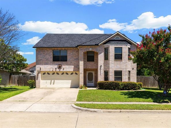 211  Menlo Park Drive , Arlington Texas 76002