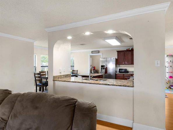 211  Menlo Park Drive , Arlington Texas 76002