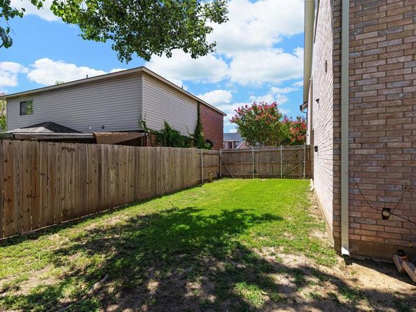 211  Menlo Park Drive , Arlington Texas 76002