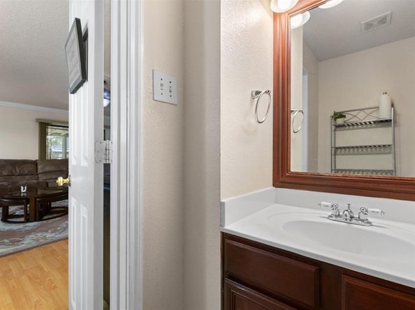 211  Menlo Park Drive , Arlington Texas 76002