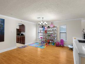 211  Menlo Park Drive , Arlington Texas 76002