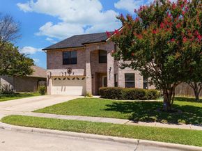211  Menlo Park Drive , Arlington Texas 76002