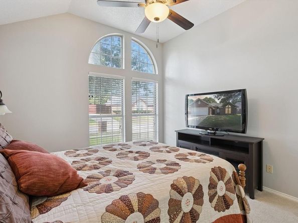 6214  Castle Creek Road , Arlington Texas 76017