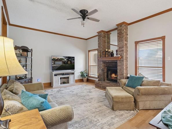 6214  Castle Creek Road , Arlington Texas 76017
