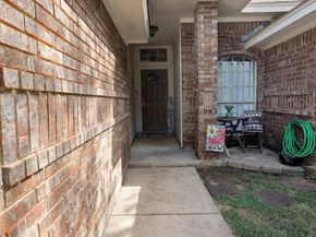 6214  Castle Creek Road , Arlington Texas 76017
