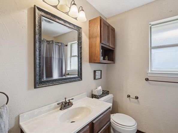 6214  Castle Creek Road , Arlington Texas 76017