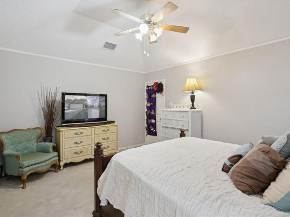 6214  Castle Creek Road , Arlington Texas 76017