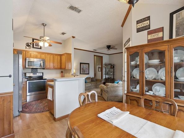 6214  Castle Creek Road , Arlington Texas 76017
