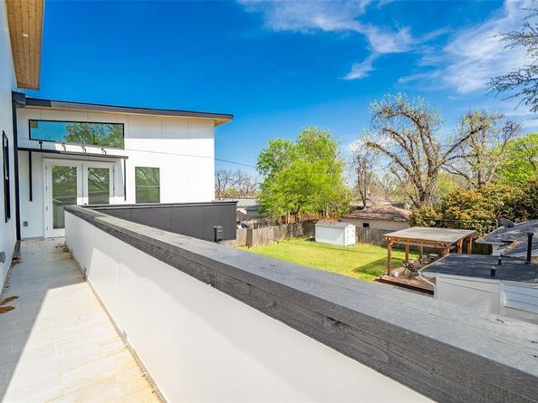 528  Bondstone Drive , Dallas Texas 75218