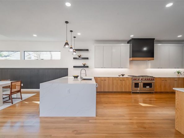 528  Bondstone Drive , Dallas Texas 75218