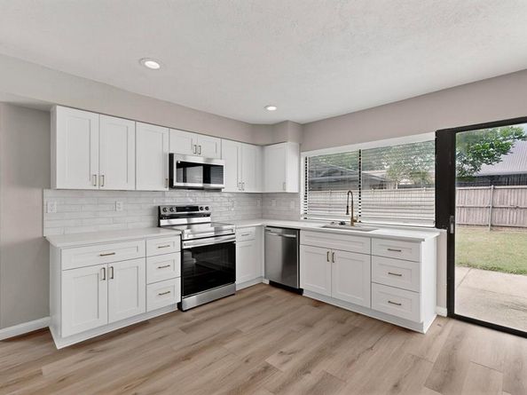 816  Cross Bend Road , Plano Texas 75023