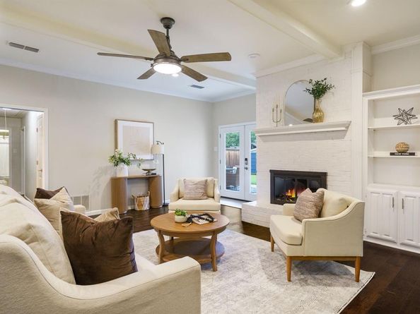 1940  Camden Way , Carrollton Texas 75007