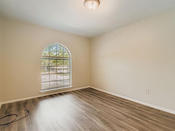 1500  Sandy Creek Drive , Denton Texas 76205