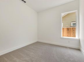 1717  Poplar Street , Dallas Texas 75215