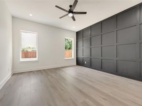 1717  Poplar Street , Dallas Texas 75215