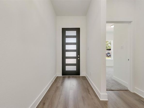1717  Poplar Street , Dallas Texas 75215