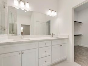 1717  Poplar Street , Dallas Texas 75215