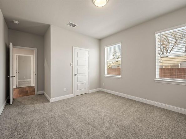 910 E Mulkey Street , Fort Worth Texas 76104