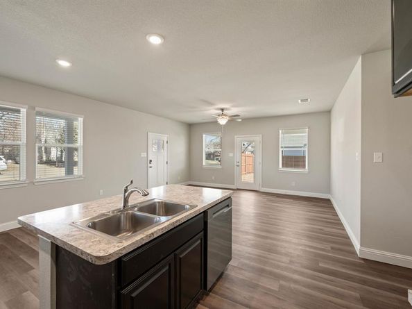 910 E Mulkey Street , Fort Worth Texas 76104