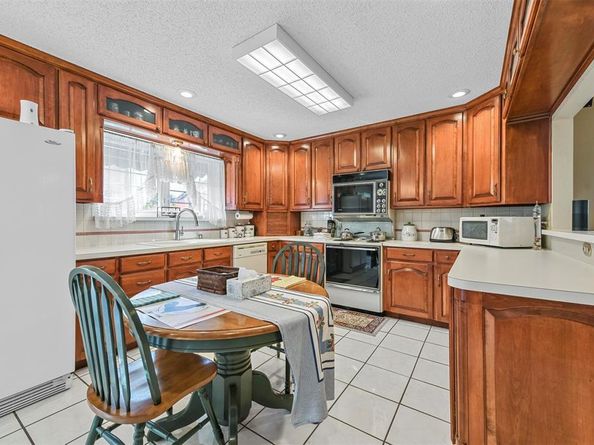 1810  Teton Drive , Grapevine Texas 76051