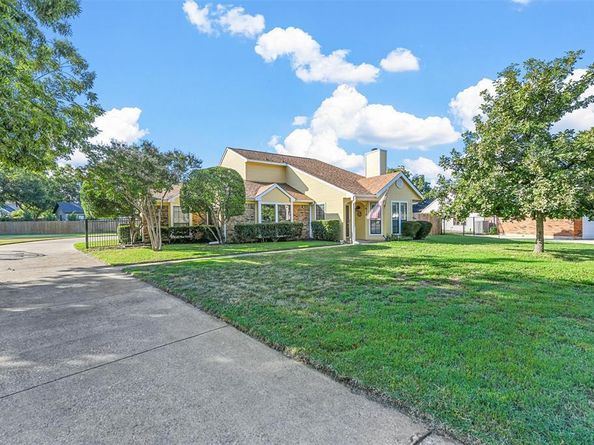 1810  Teton Drive , Grapevine Texas 76051