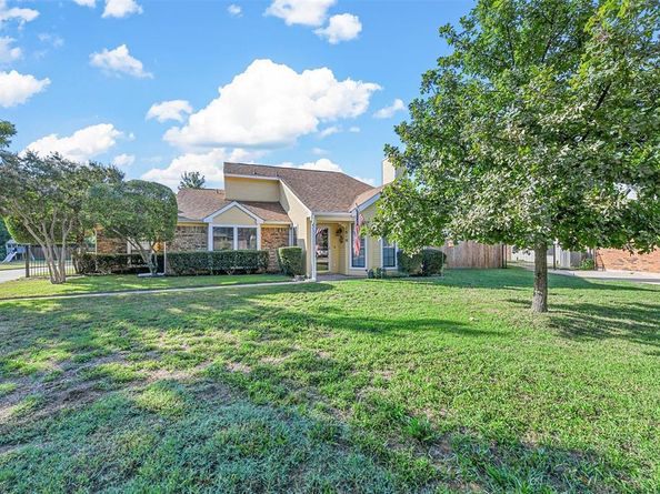 1810  Teton Drive , Grapevine Texas 76051