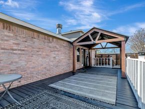 716  River Hill Lane , Fort Worth Texas 76114