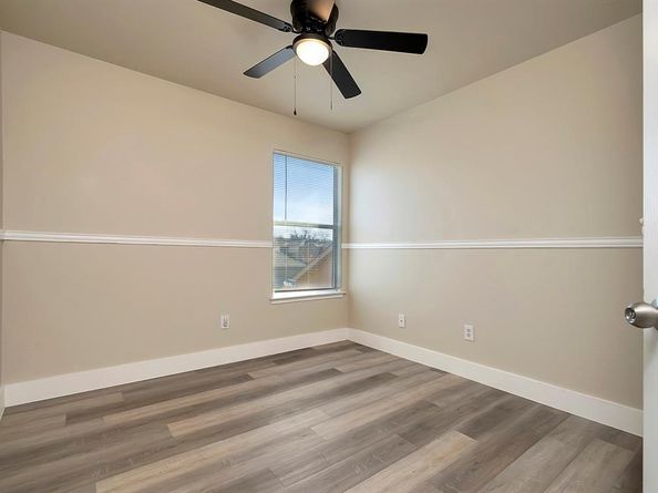 716  River Hill Lane , Fort Worth Texas 76114