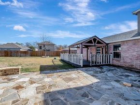 716  River Hill Lane , Fort Worth Texas 76114