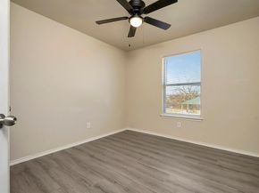 716  River Hill Lane , Fort Worth Texas 76114