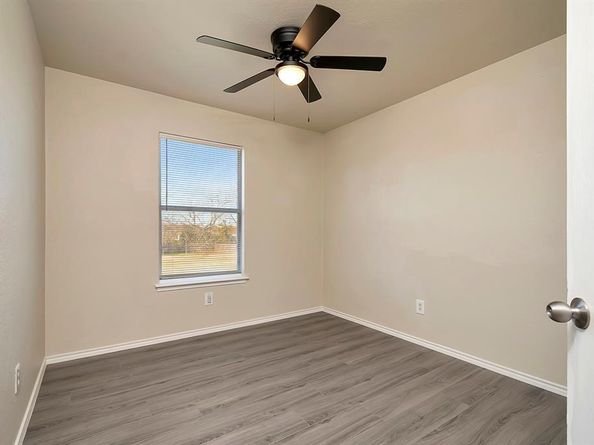 716  River Hill Lane , Fort Worth Texas 76114