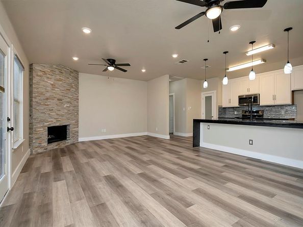 716  River Hill Lane , Fort Worth Texas 76114