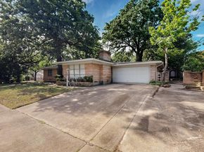 1441  Hawley Lane , Dallas Texas 75217