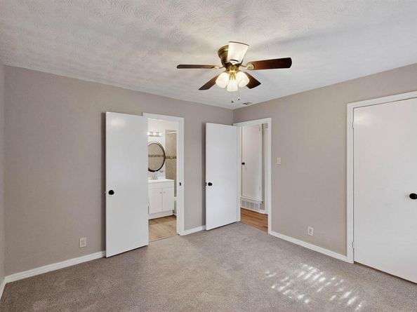 1441  Hawley Lane , Dallas Texas 75217