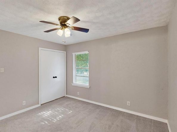 1441  Hawley Lane , Dallas Texas 75217