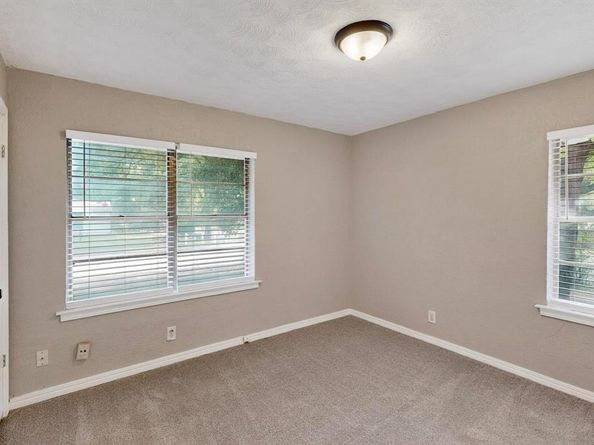 1441  Hawley Lane , Dallas Texas 75217