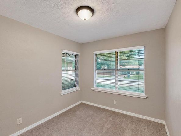 1441  Hawley Lane , Dallas Texas 75217