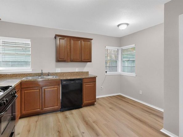 1441  Hawley Lane , Dallas Texas 75217