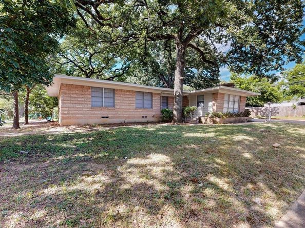 1441  Hawley Lane , Dallas Texas 75217